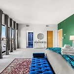 Luxury Massive Penthouse In Watertown *