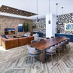 Apartment What A Gem Views And A Rooftop Pool Await Boston
