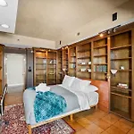 Apartment Luxury Massive Penthouse In Watertown *