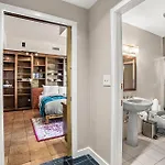 Apartment Luxury Massive Penthouse In Watertown Boston
