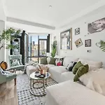 Cozy Family In With A Pool And Gym Apartment Boston