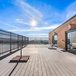 Apartment Luxury Massive Penthouse In Watertown *