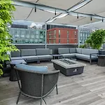 Cozy Family In With A Pool And Gym Apartment Boston