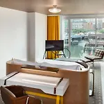 The Envoy Hotel, Autograph Collection