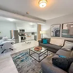 Spacious 3bed, 2bath, Near Hospitals & Transports *
