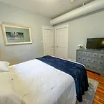Apartment Spacious 3bed, 2bath, Near Hospitals & Transports