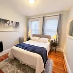 Apartment Spacious 3bed, 2bath, Near Hospitals & Transports *