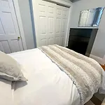 Apartment Spacious 3bed, 2bath, Near Hospitals & Transports
