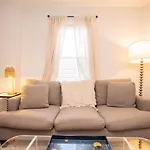 Northeastern,Boston Medical,In Unit Laundry,Ca