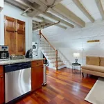 Tri-Level, Skylighted, Faneuil Hallquincy Market