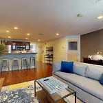 Roomy 1-Bedroom - Faneuil Hall And Quincy Market