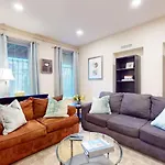 2 Bedroom Unit In The Heart Of Back Bay