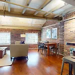 Elegant 2Br 009Mi Faneuil Hallquincy Market