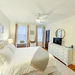 Sun-Filled Unit, Elevator, Pool, Boston College