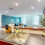 Roomy 1-Bedroom - Faneuil Hall And Quincy Market