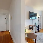 Steps To Public Transport, Coll, Roof Deck Apartment