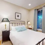 2 Bedroom Unit In The Heart Of Back Bay Apartment Boston