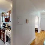 Apartment Steps To Public Transport, Coll, Roof Deck *