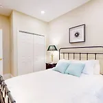 2 Bedroom Unit In The Heart Of Back Bay Apartment Boston