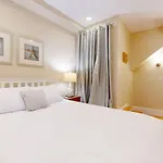 2 Bedroom Unit In The Heart Of Back Bay