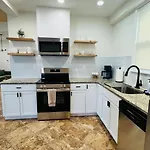 Spacious 3Br Unit In Boston Free Parking