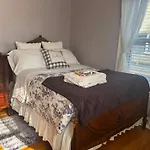 Boston Private Bedroom Near Train&Buses