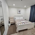 1-Bedroom Apt-9B1 20 Minutes To Downtown Boston