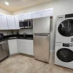 1-Bedroom Apt-9W1 20-Minuite To Downtown Boston