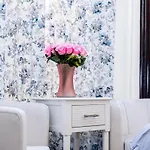 Nightingale Boston Hideaway