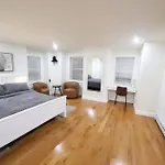 3-Bedroom Apt-7W2 20-Minuite To Downtown Boston