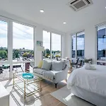 Boston Landing Luxury Studio, Roof Deck, Near Mbta