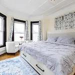 Nightingale Boston Hideaway