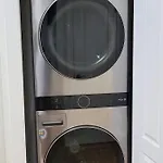 3-Bedroom Apt-9W2 20-Minuite To Downtown Boston