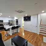 3-Bedroom Apt-9W2 20-Minuite To Downtown Boston