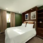 Serene Suite Home Near Logan International Airport