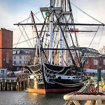 Boston Condo With Free Parking