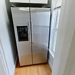 Spacious City Retreat, 3Br