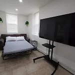 1-Bedroom Apt-9B1 20 Minutes To Downtown Boston