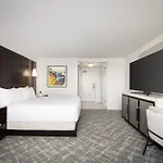 Hilton Back Bay 3*