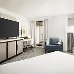 Hilton Back Bay 3*