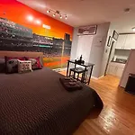 Downtown Boston Common Studio Theater District Chinatown Smart Hdtv Td Garden Bruins Celtics Patriots