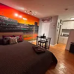 Downtown Boston Common Studio Theater District Chinatown Smart Hdtv Td Garden Bruins Celtics Patriots