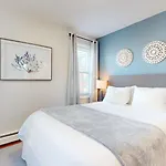 Modern,02 Mile To Northeastern, In Unit Laundry