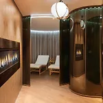 Raffles 5* Boston