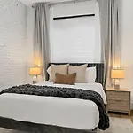4br/4ba | Parking + Chef's Kitchen | Near Bu/bc *
