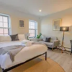 Back Bay Stylish Studio