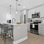 Luxury 2Br Apt In Boston With Free Parking