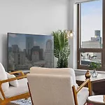 Luxury 2br 2ba Prime Downtown *