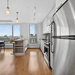 Luxury 2br 2ba Prime Downtown