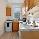 Charming 2Br In Boston